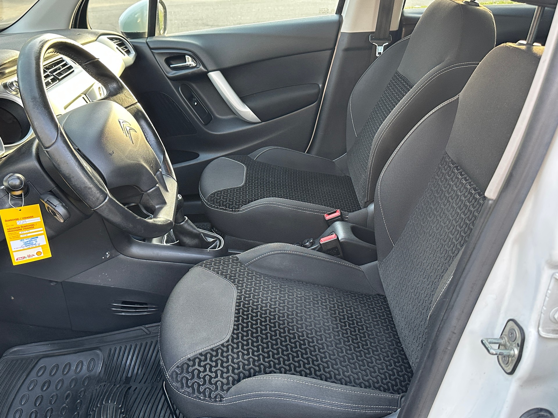 CITROEN C3 1.4i 16V Exclusive-image-3