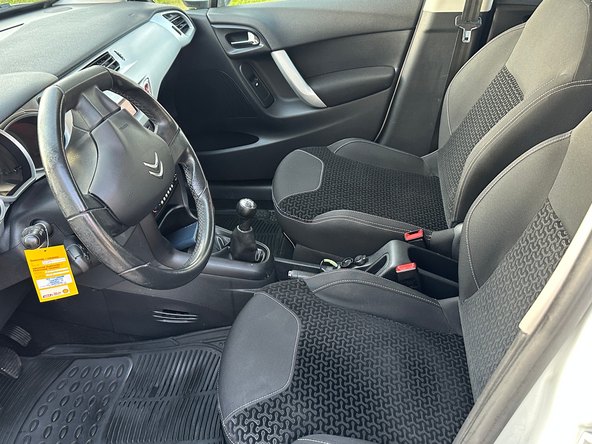 CITROEN C3 1.4i 16V Exclusive-image-8