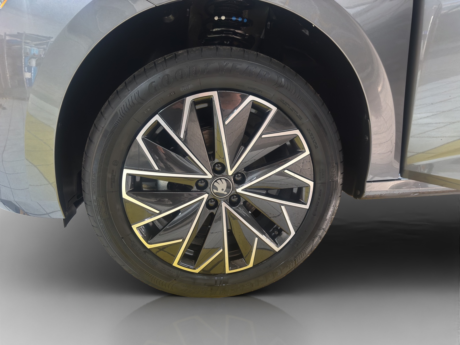 SKODA Kamiq 1.5 TSI Dynamic DSG-image-13