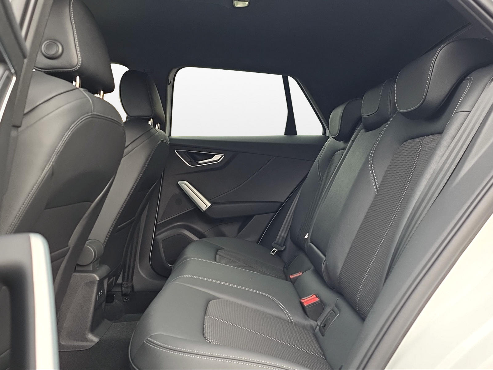 AUDI Q2 40 TFSI advanced Attraction quattro S-tronic-image-10