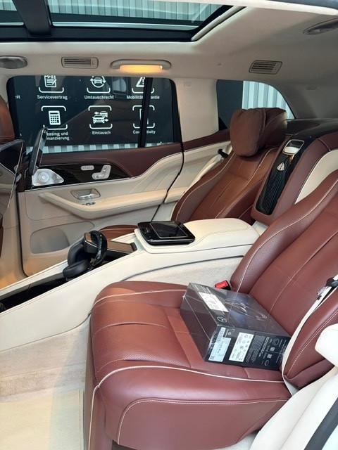 MERCEDES-BENZ GLS Maybach 600 9G-Tronic-image-6