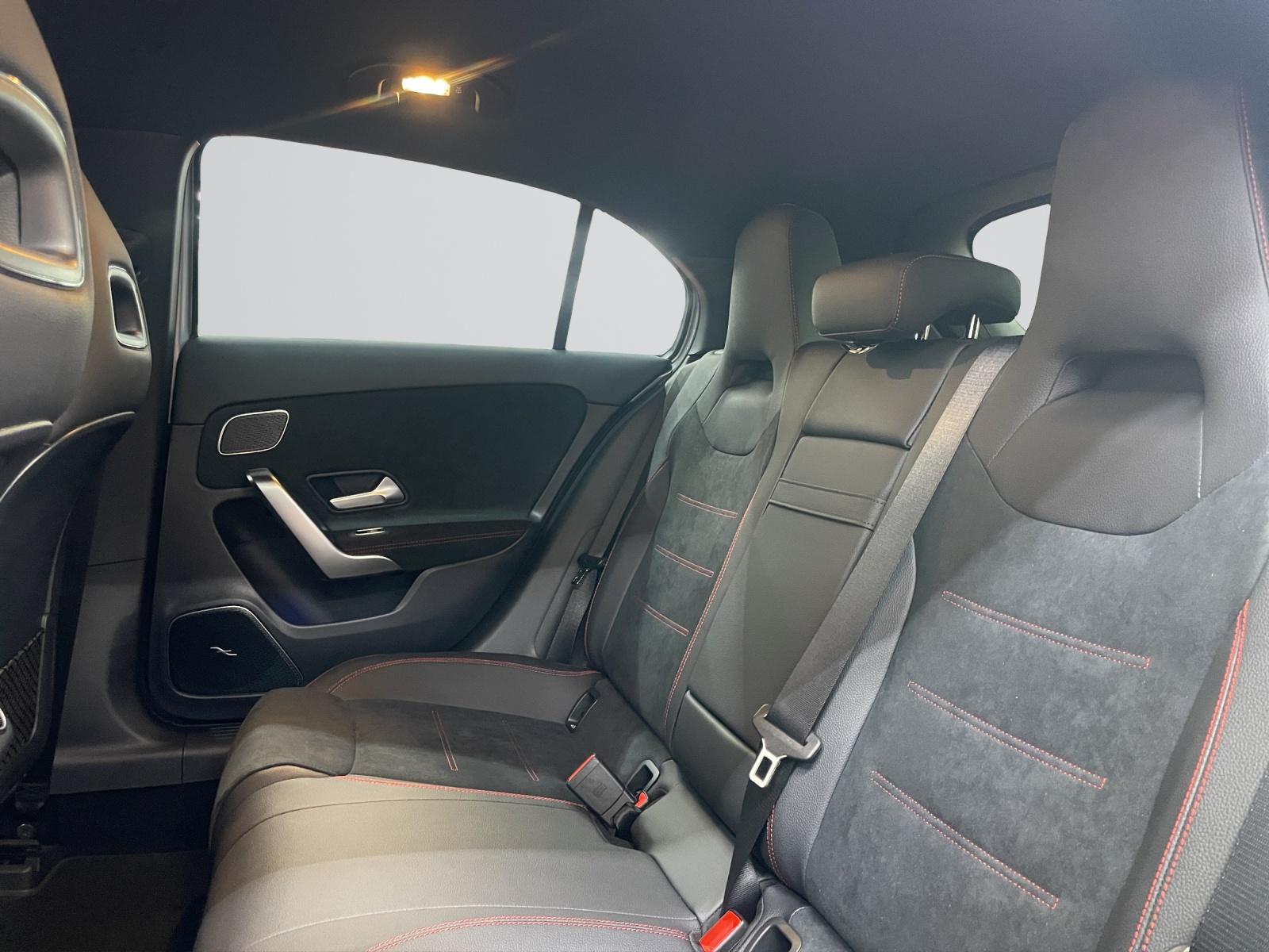 MERCEDES-BENZ A 250 e EQ Star AMG Line-image-7