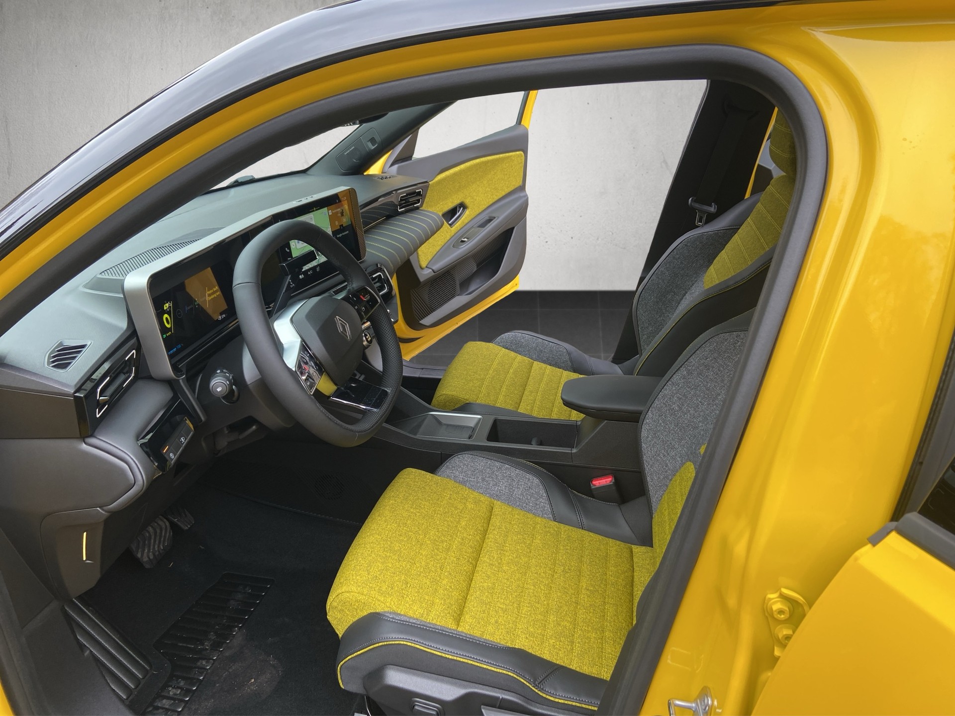 RENAULT R5 E-Tech Comfort Range 52 kWh Iconic Five-image-7