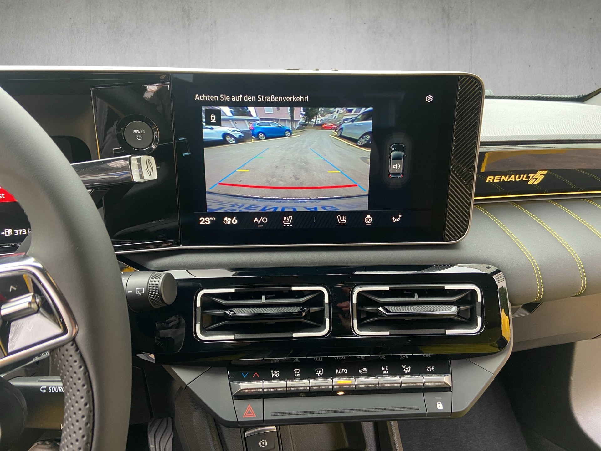 RENAULT R5 E-Tech Comfort Range 52 kWh Iconic Five-image-11