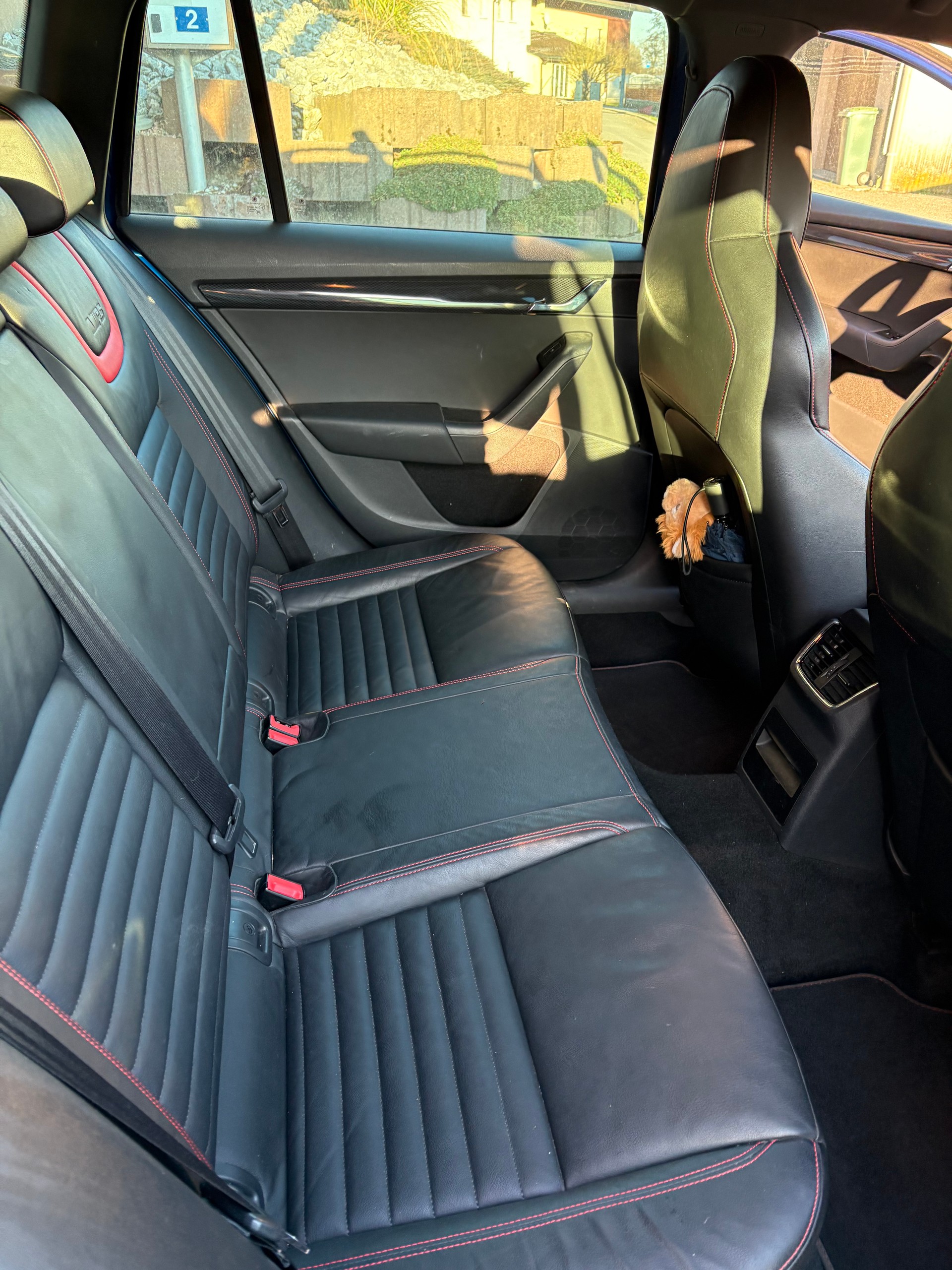 SKODA Octavia Combi 2.0 TSI RS DSG-image-3