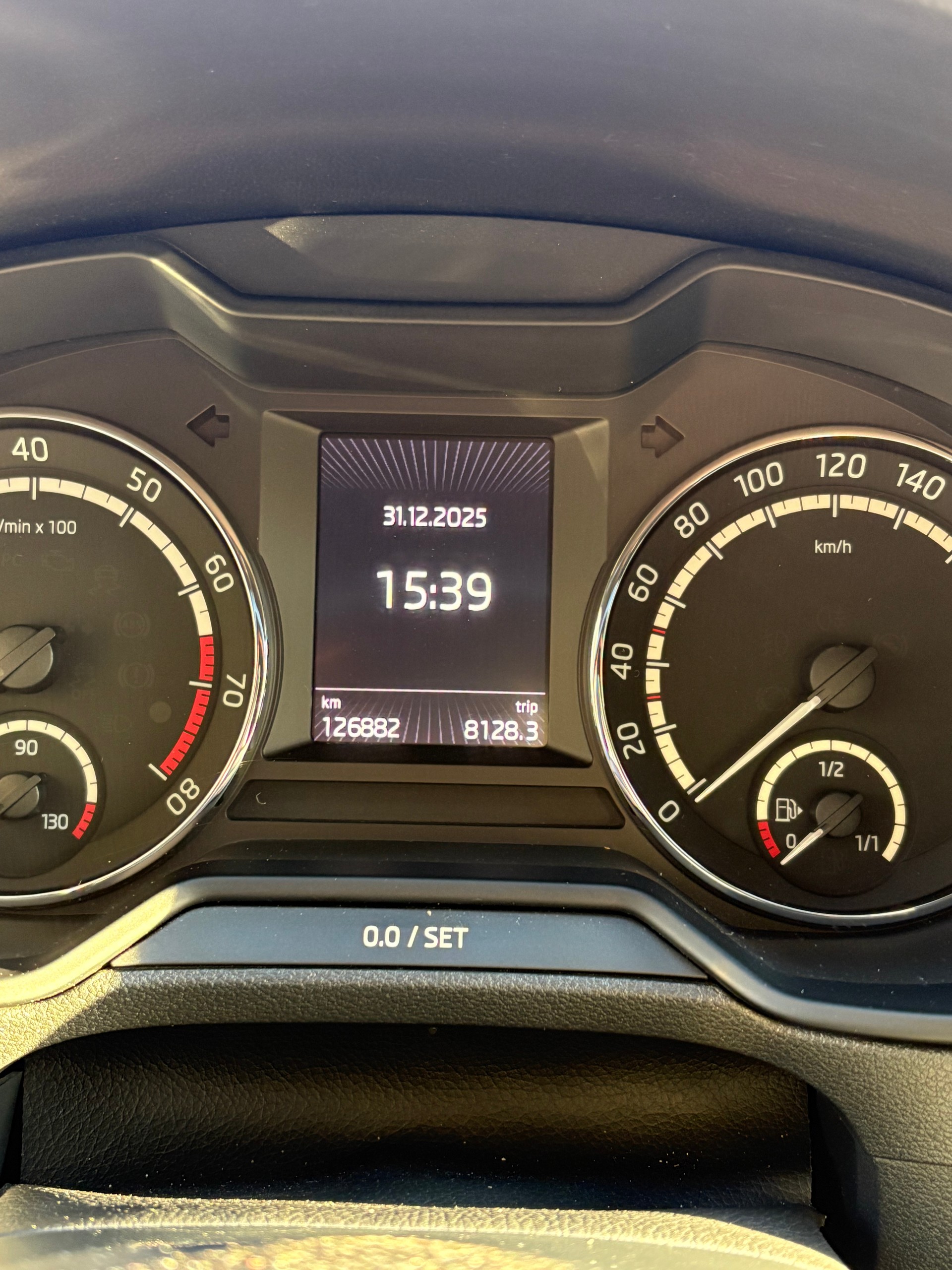 SKODA Octavia Combi 2.0 TSI RS DSG-image-4
