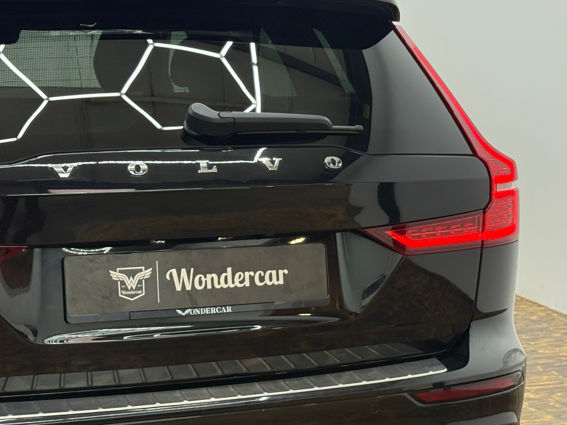 VOLVO V60 T6 eAWD Twin Engine Inscription Geartronic-image-12