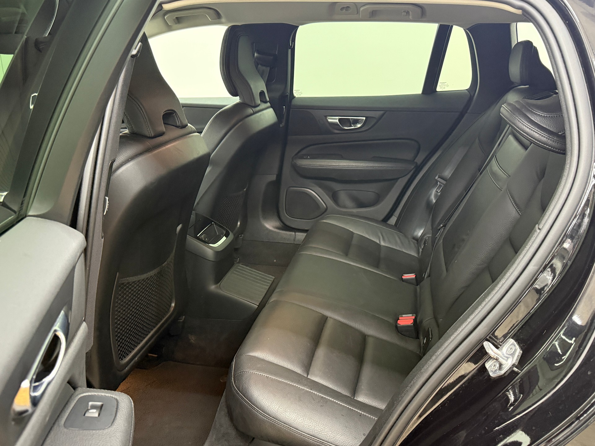 VOLVO V60 T6 eAWD Twin Engine Inscription Geartronic-image-22