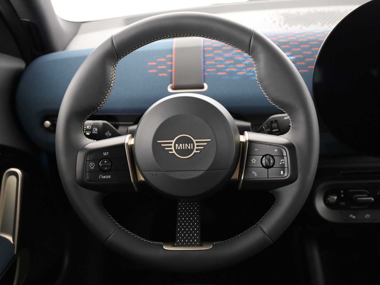 MINI Aceman E-image-17
