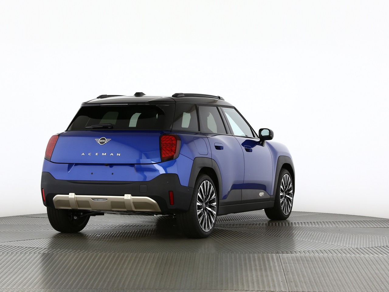 MINI Aceman E-image-1