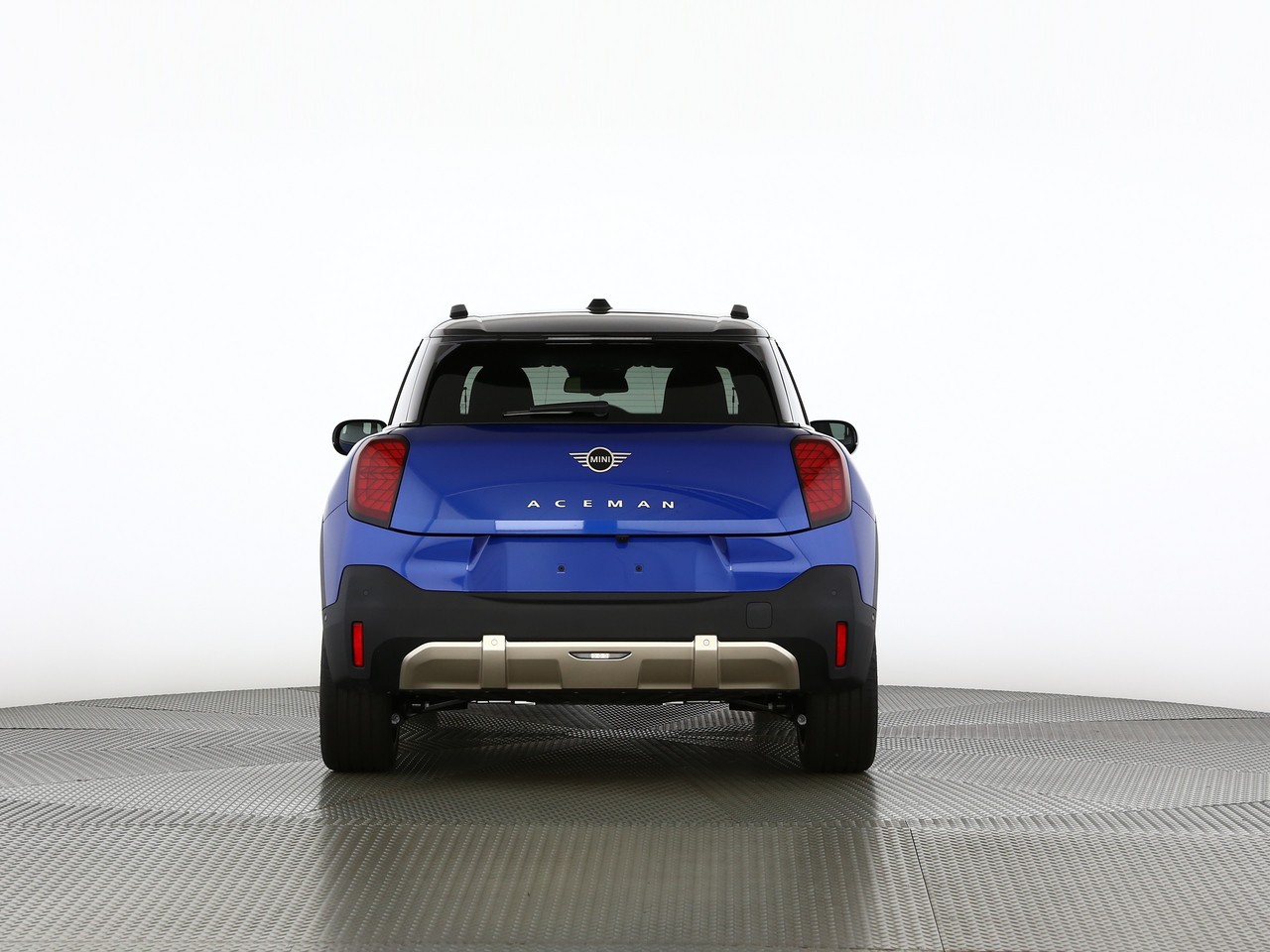 MINI Aceman E-image-3