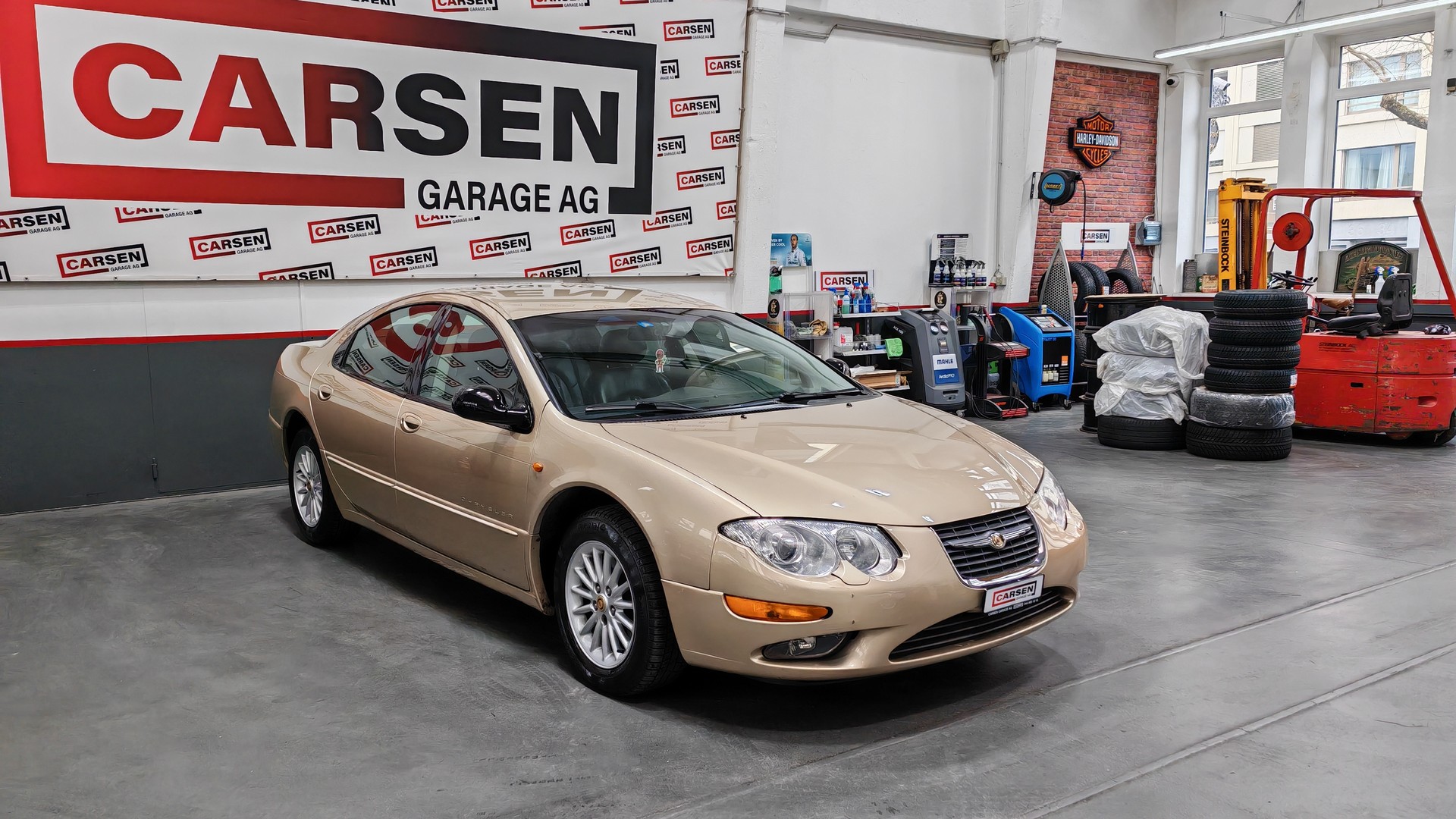 CHRYSLER 300M