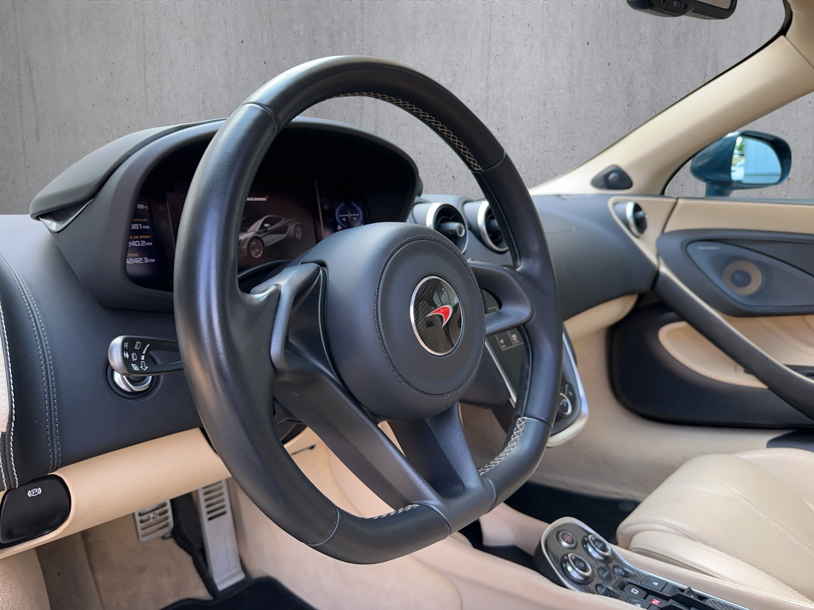 McLAREN 570GT Coupé 3.8 V8 SSG-image-10