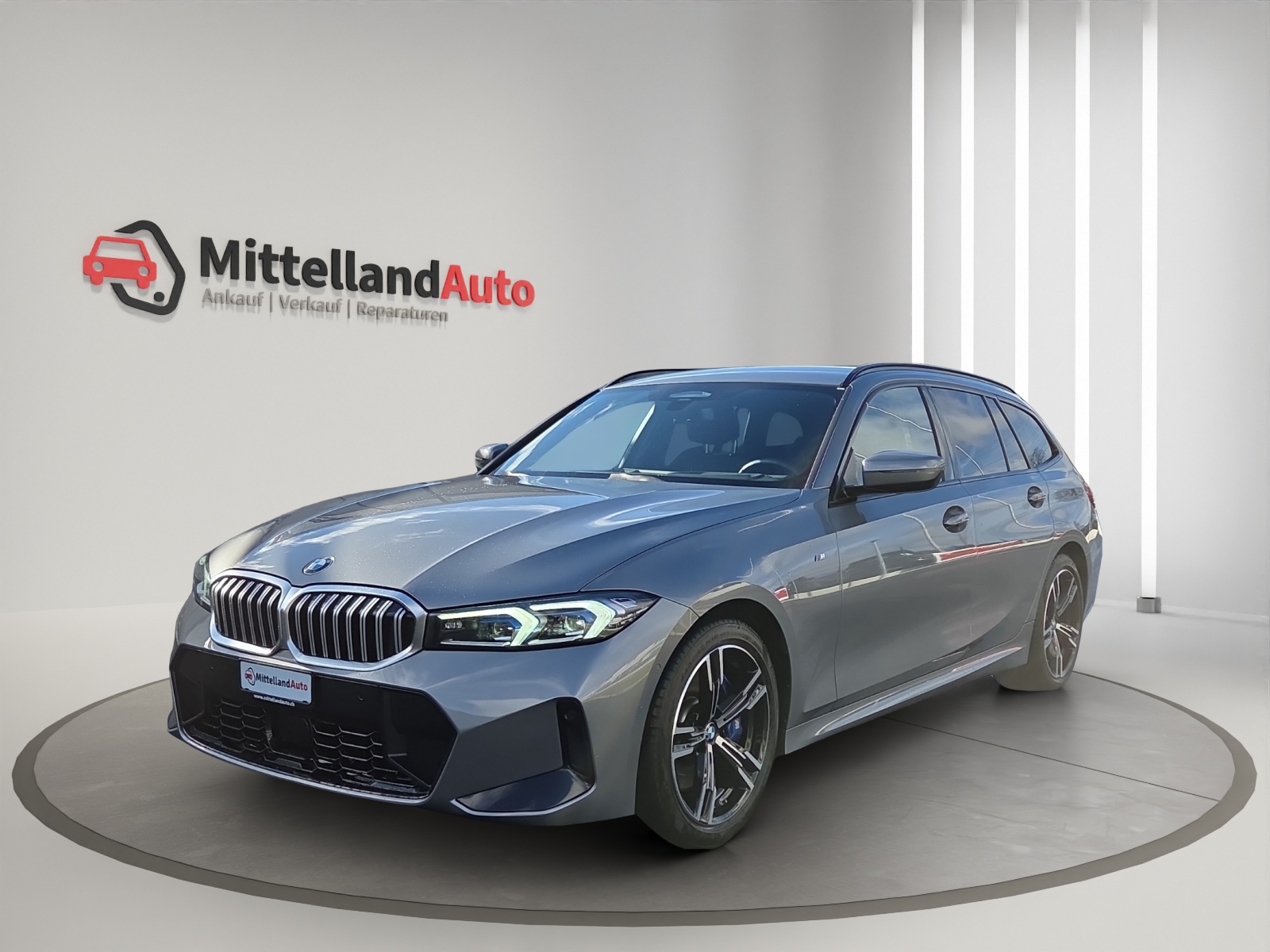 BMW 320d xDrive 48V Touring Steptronic M Sport-image-0