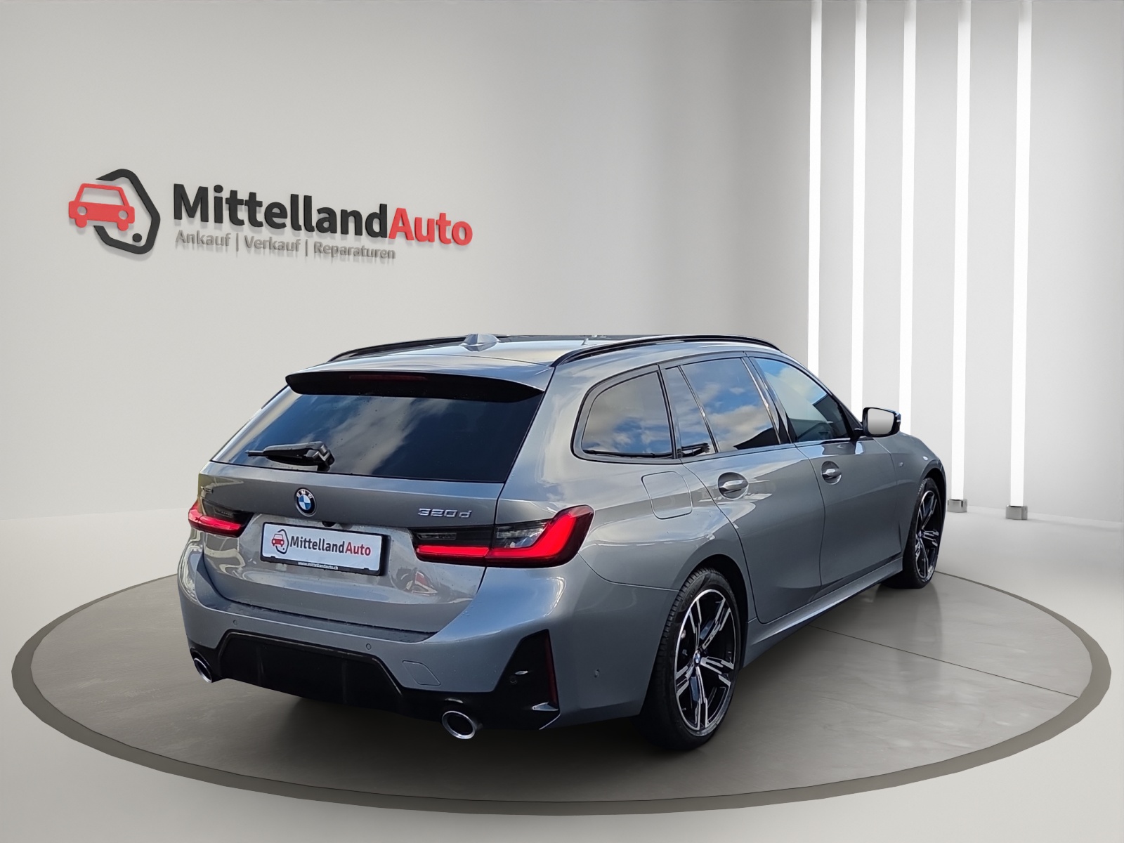 BMW 320d xDrive 48V Touring Steptronic M Sport-image-11