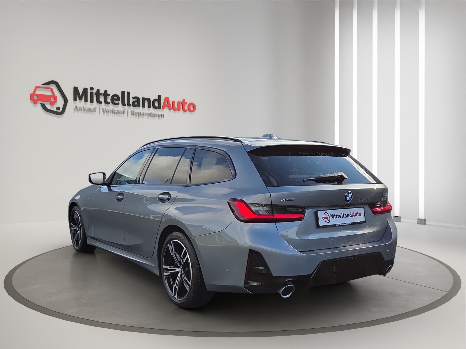 BMW 320d xDrive 48V Touring Steptronic M Sport-image-13