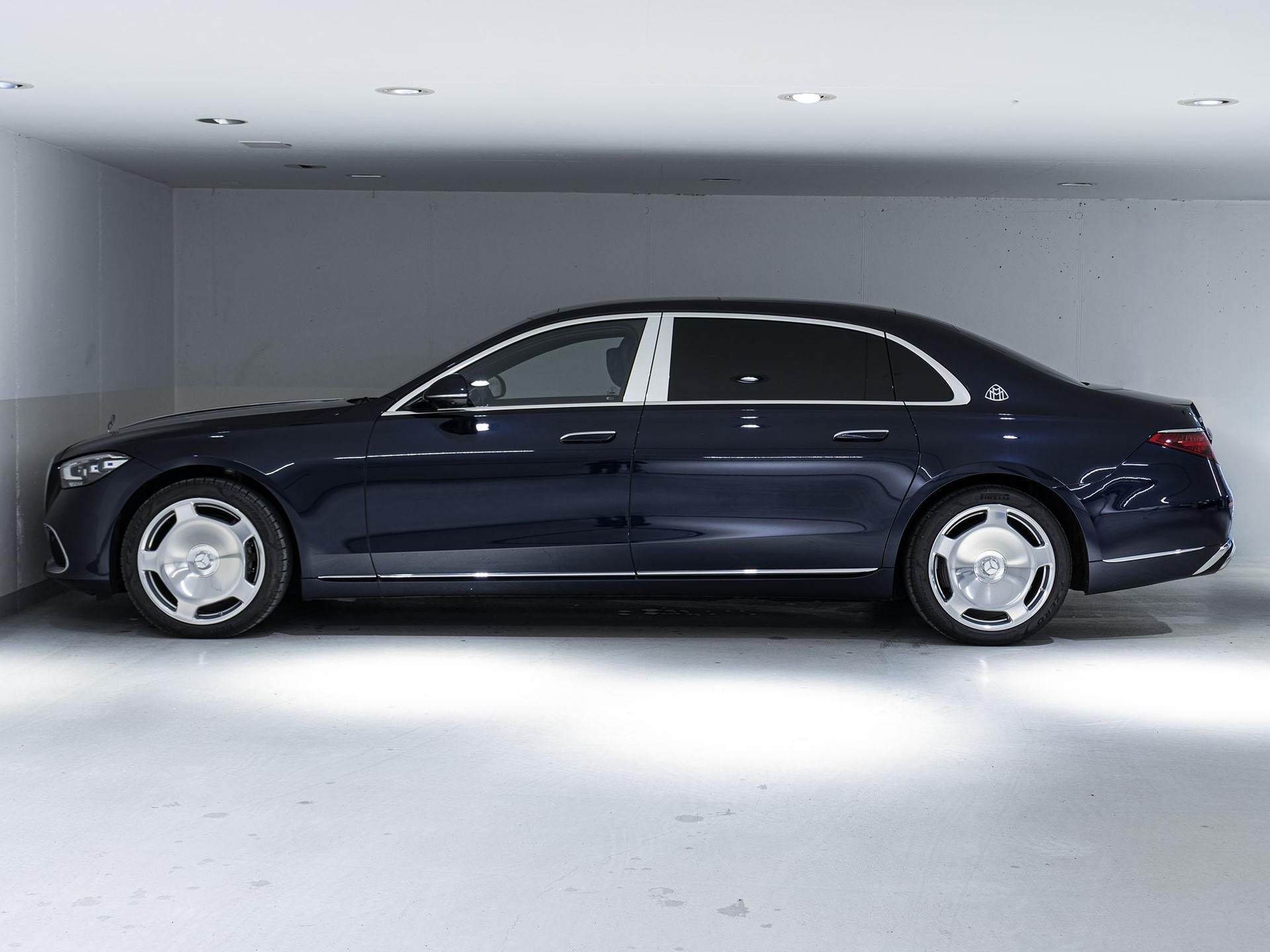 MERCEDES-BENZ S 580 4MATIC Maybach-image-4