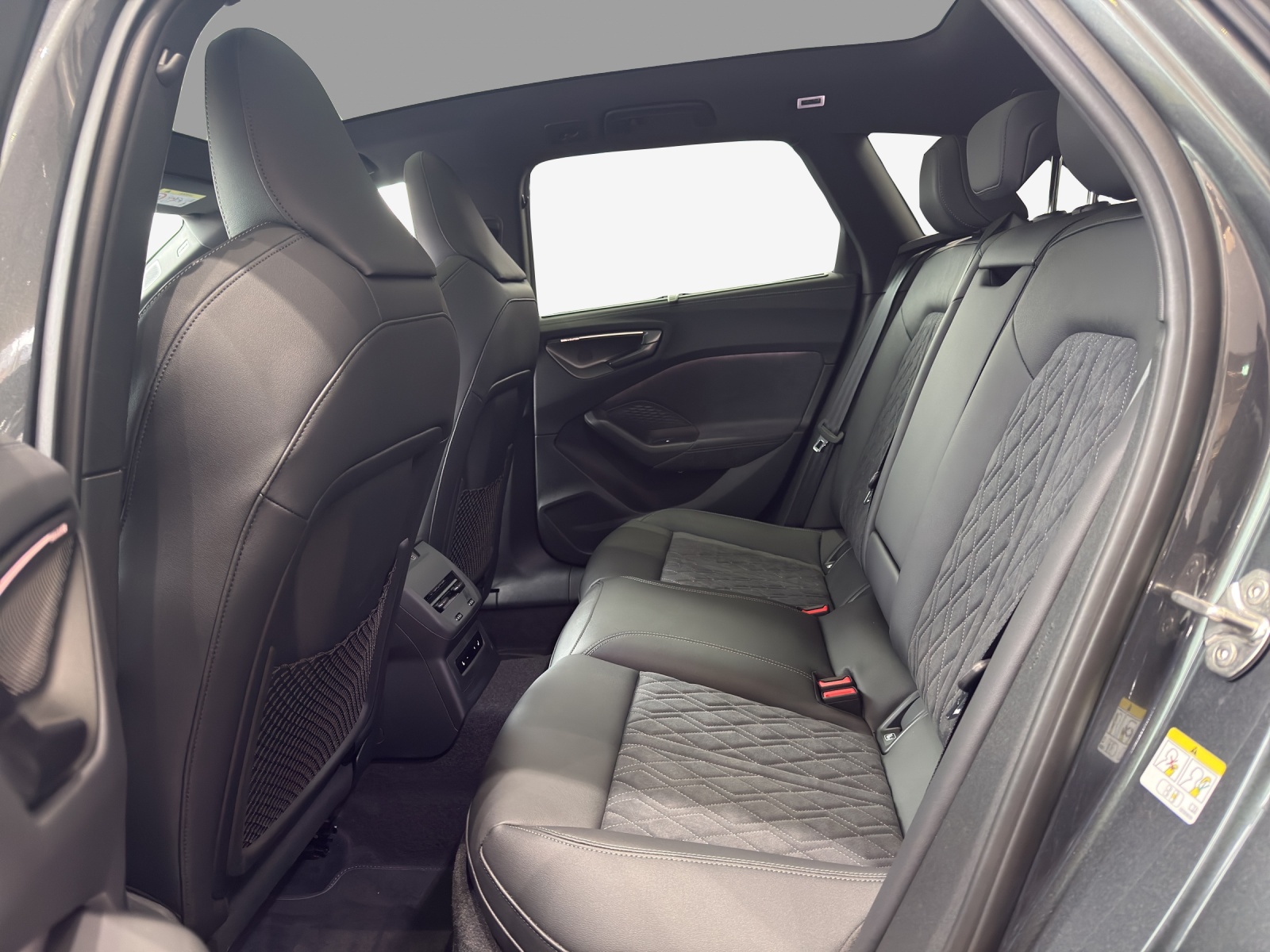 AUDI A5 Avant e-hybrid quattro 270 kW S tronic-image-11