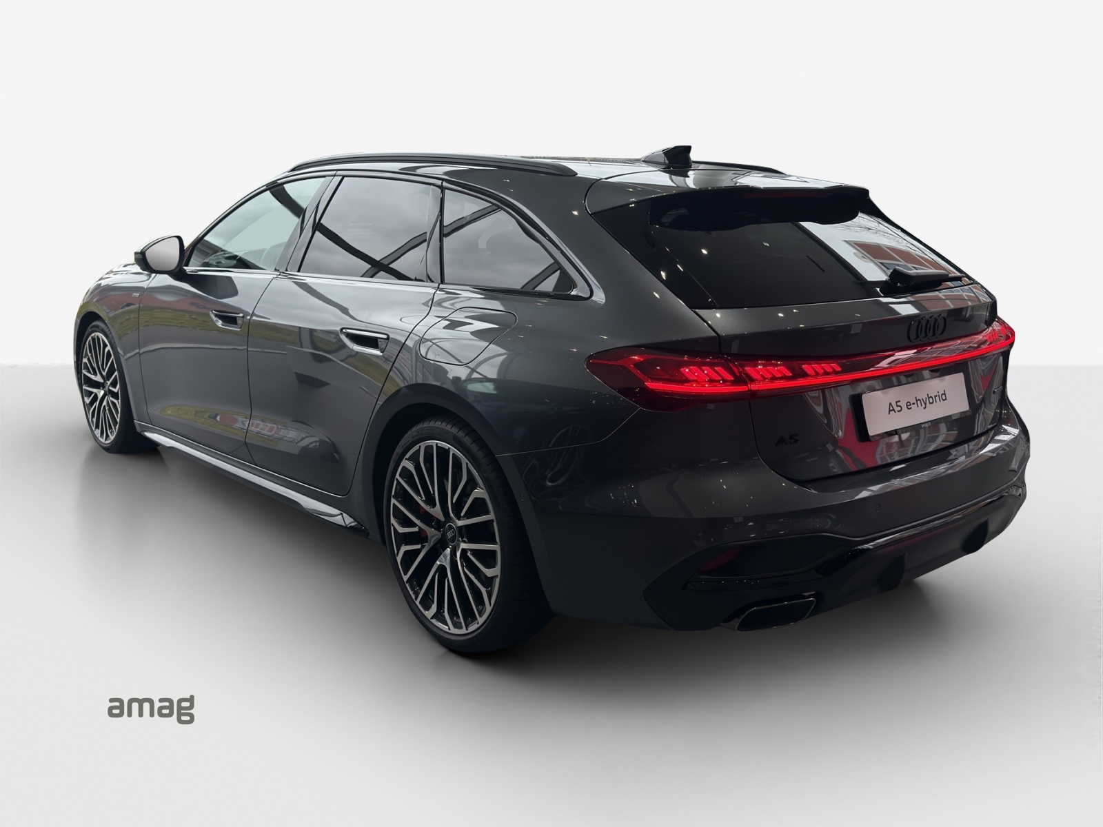 AUDI A5 Avant e-hybrid quattro 270 kW S tronic-image-2
