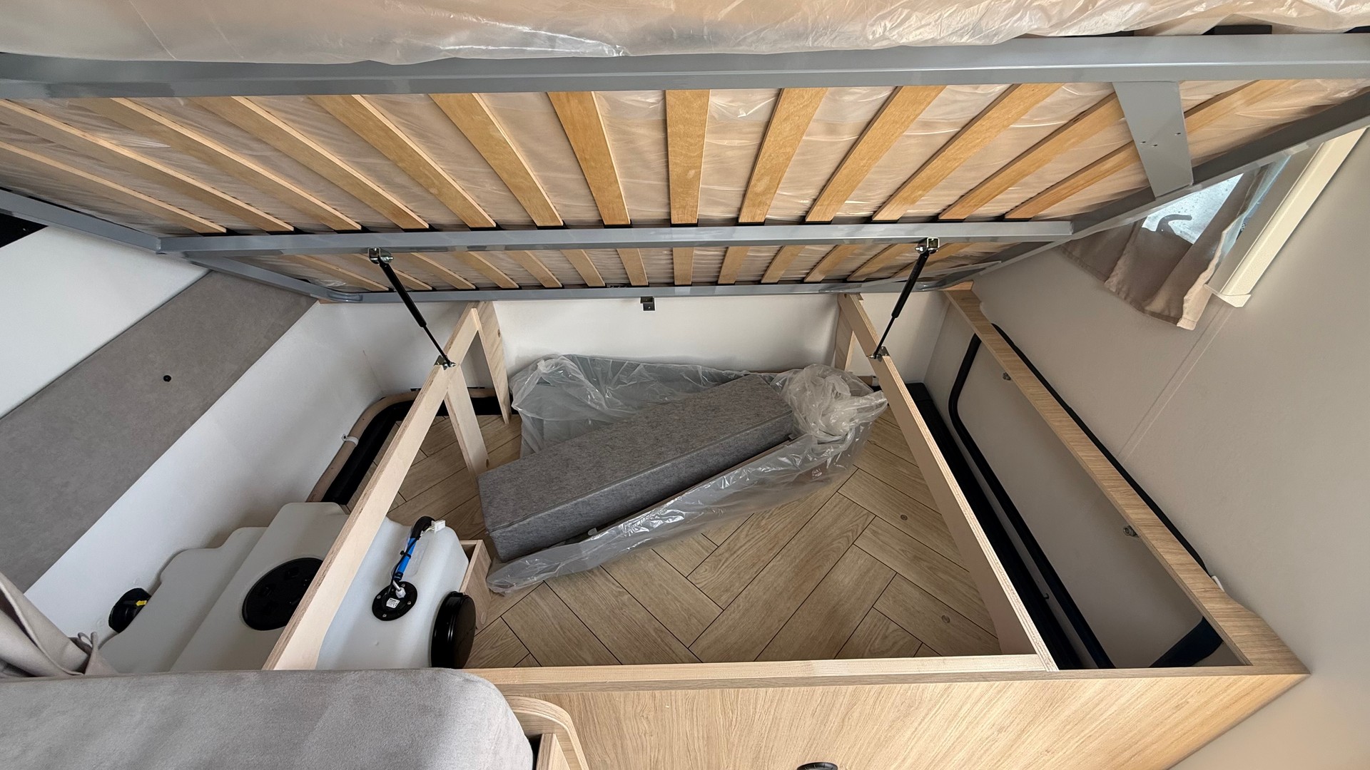 CARAVELAIR Sport Line 496-image-11
