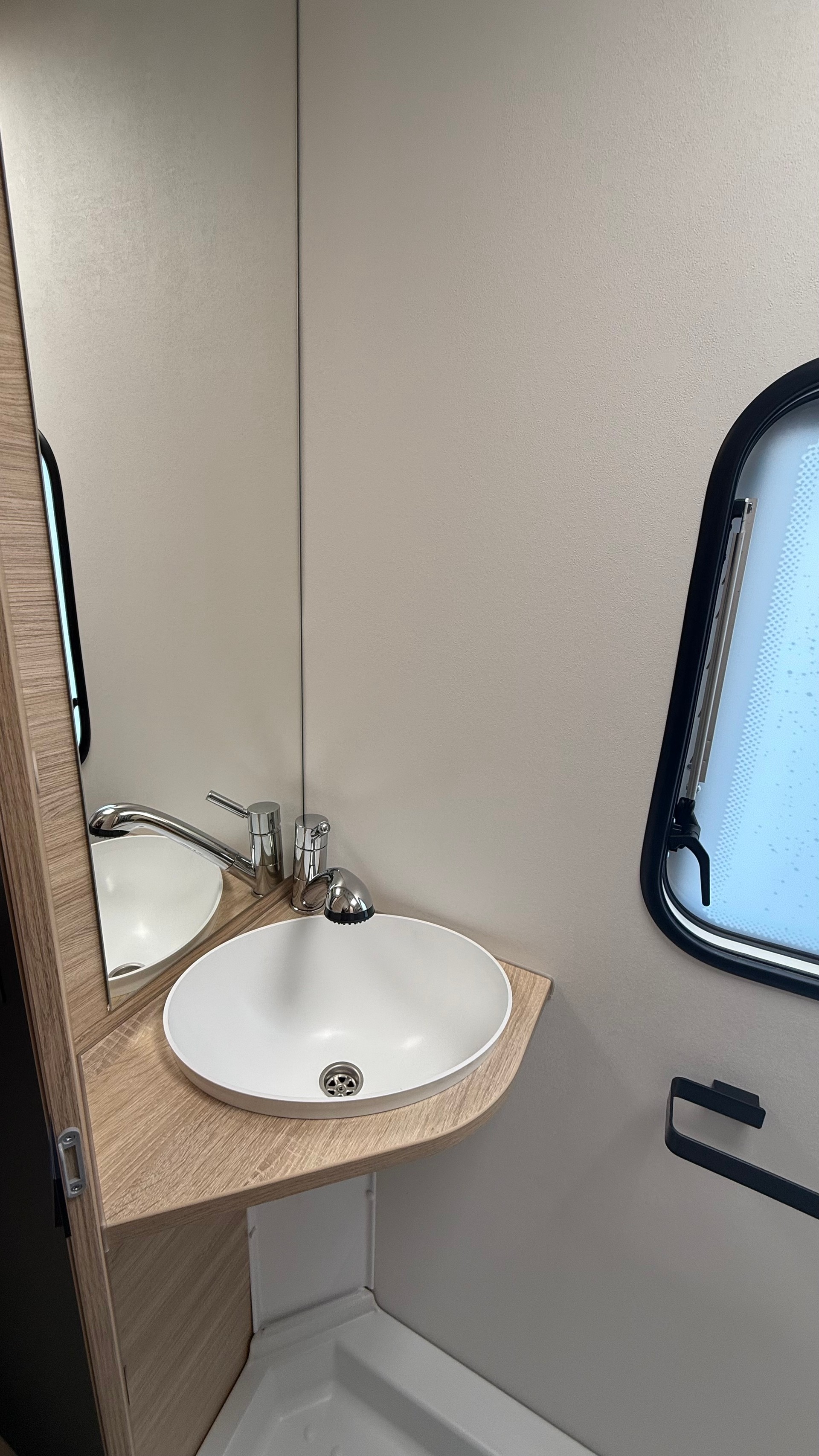 CARAVELAIR Sport Line 496-image-20