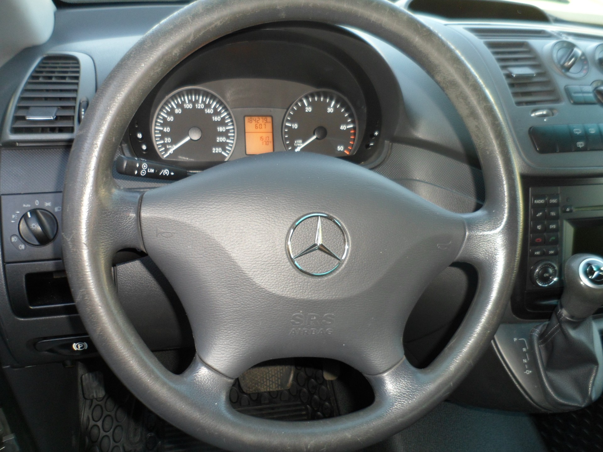 MERCEDES-BENZ Vito 113 CDI Blue Efficiency L 4Matic A-image-10