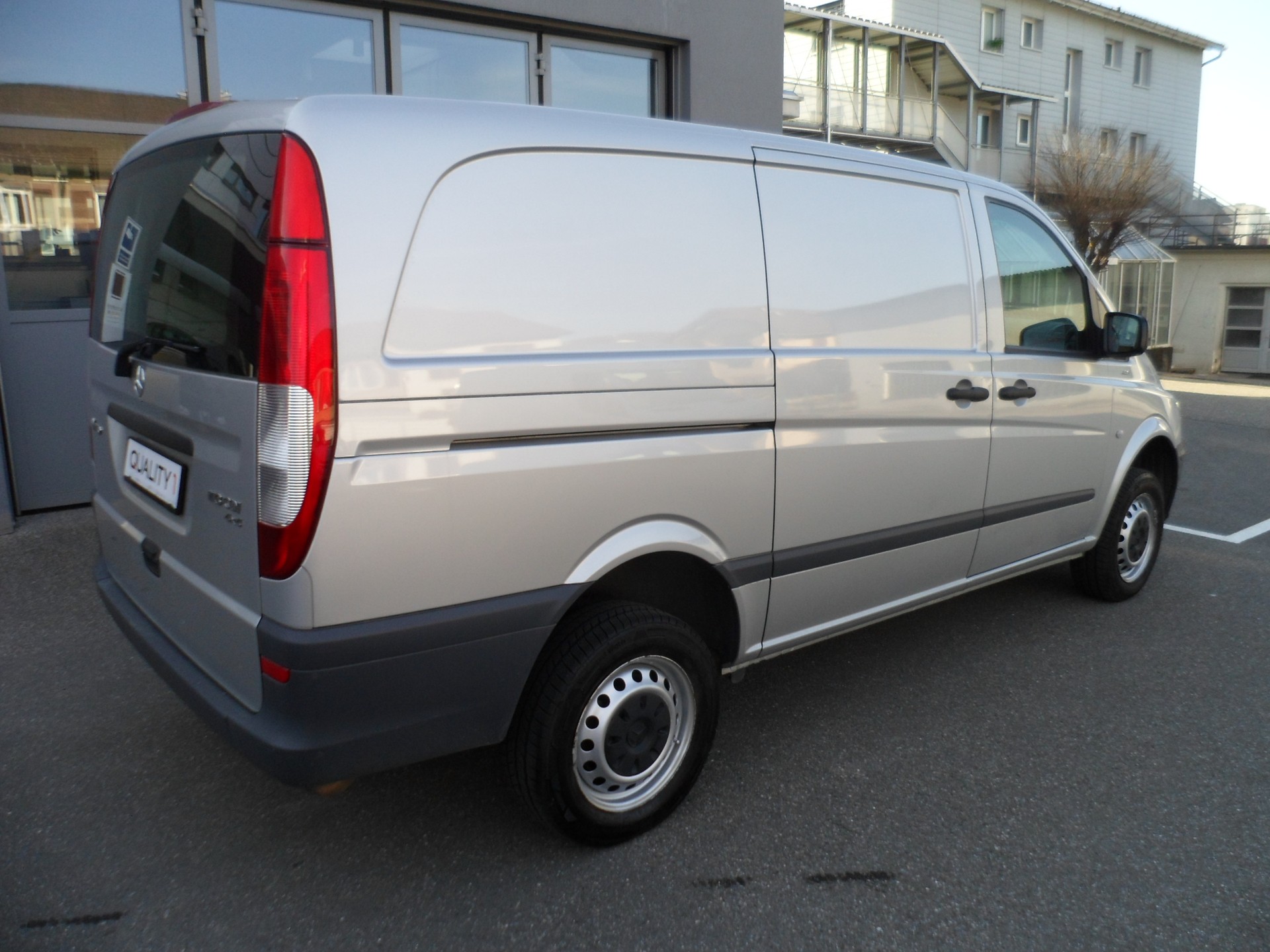 MERCEDES-BENZ Vito 113 CDI Blue Efficiency L 4Matic A-image-4