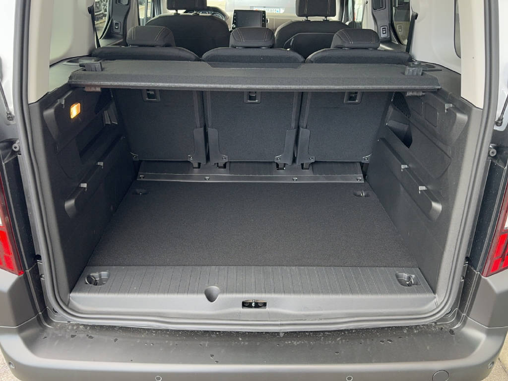 PEUGEOT Rifter 1.5 BlueHDi 130 GT-image-8
