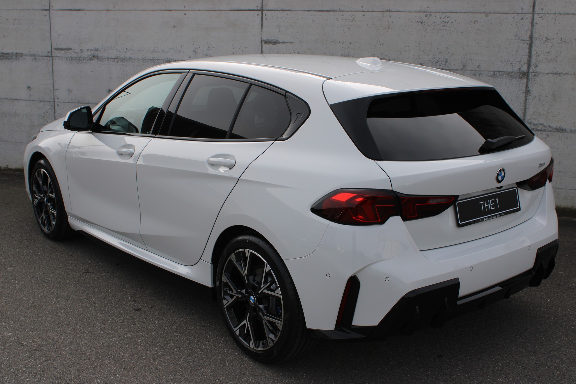 BMW 120 M Sport Steptronic-showroom-element-3