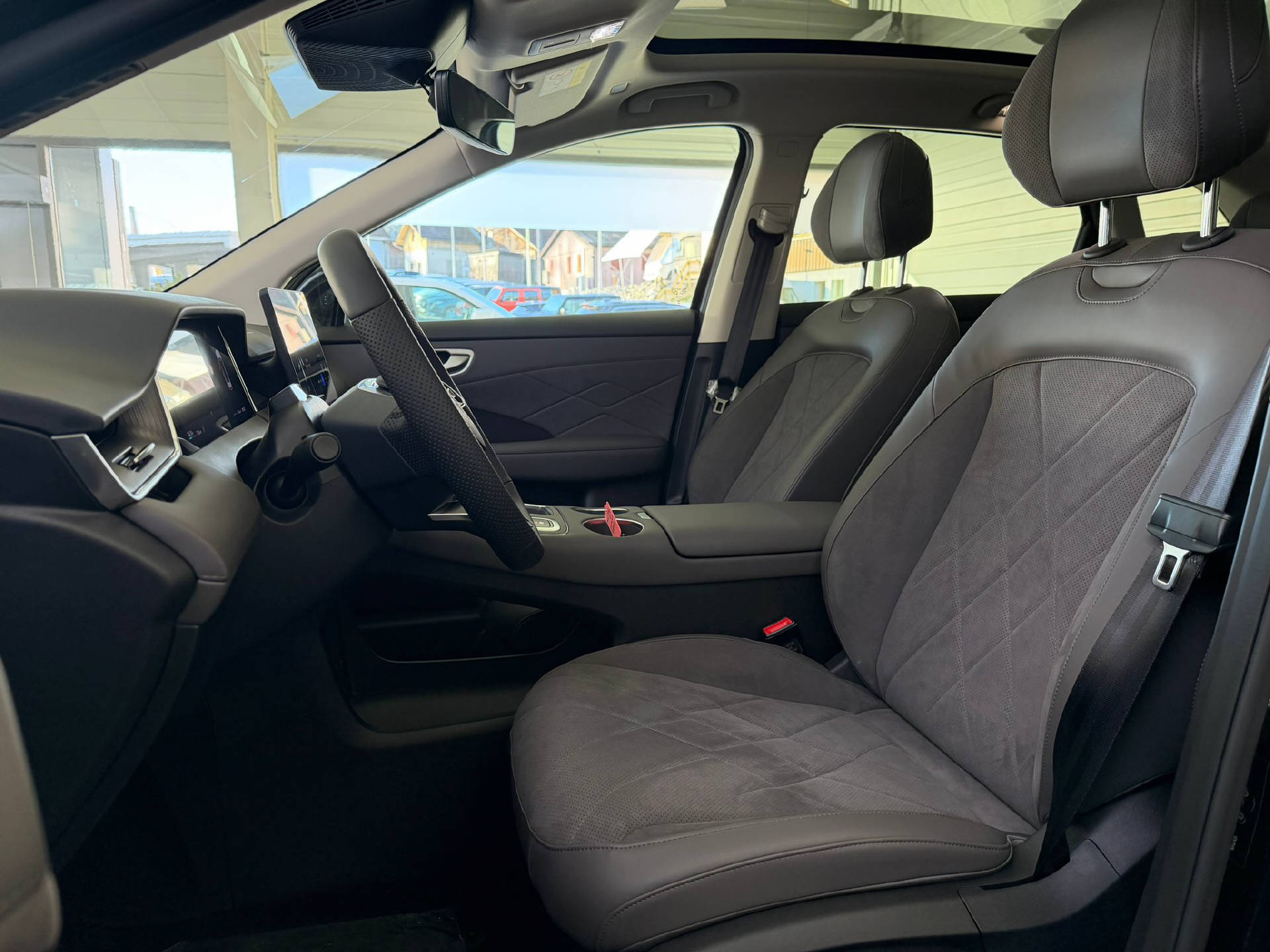 MG S6 EV 77 kWh Luxury 4WD-image-7