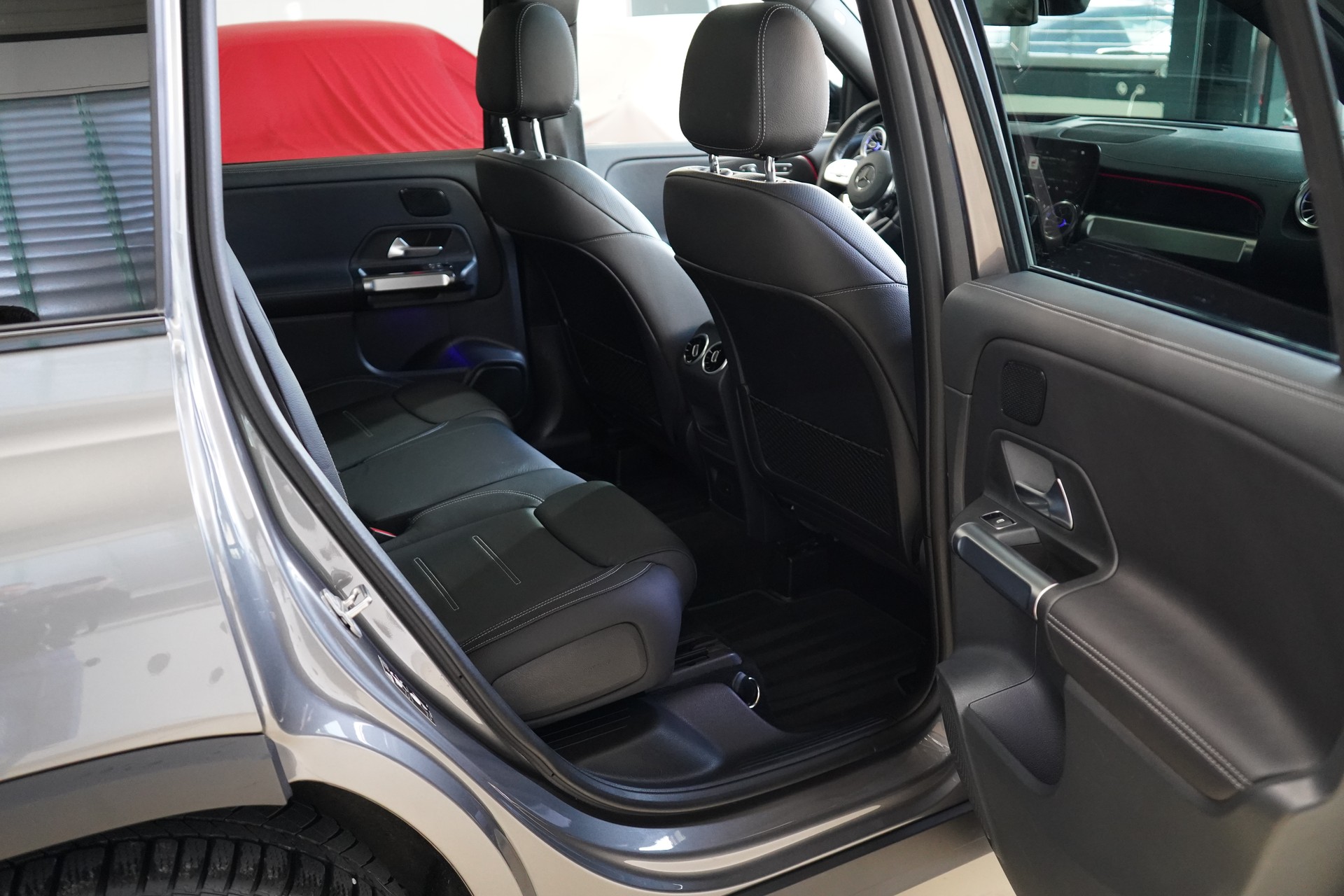 MERCEDES-BENZ GLB 35 AMG 4Matic 8G-Tronic-image-30