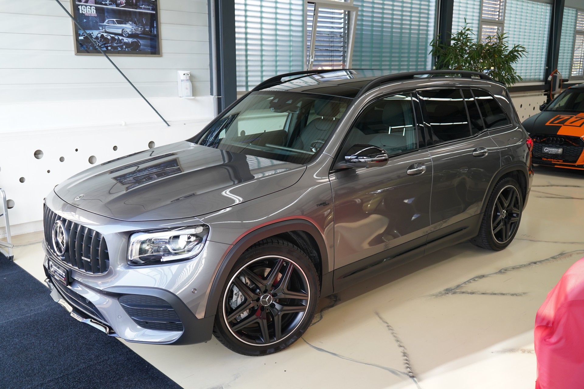 MERCEDES-BENZ GLB 35 AMG 4Matic 8G-Tronic-showroom-element-2