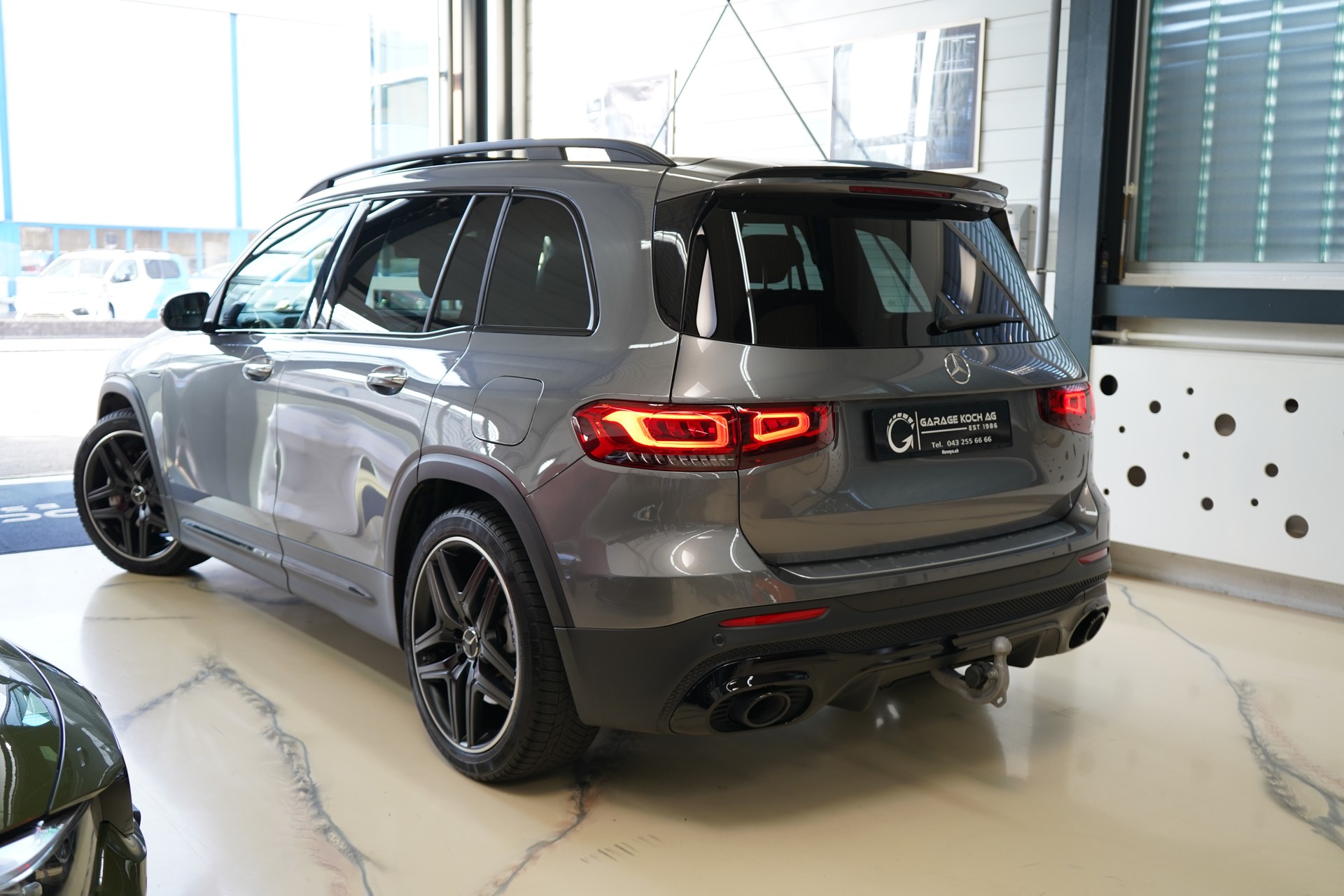 MERCEDES-BENZ GLB 35 AMG 4Matic 8G-Tronic-image-4