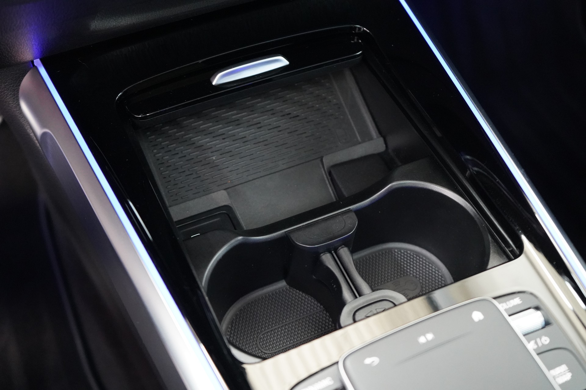 MERCEDES-BENZ GLB 35 AMG 4Matic 8G-Tronic-image-18