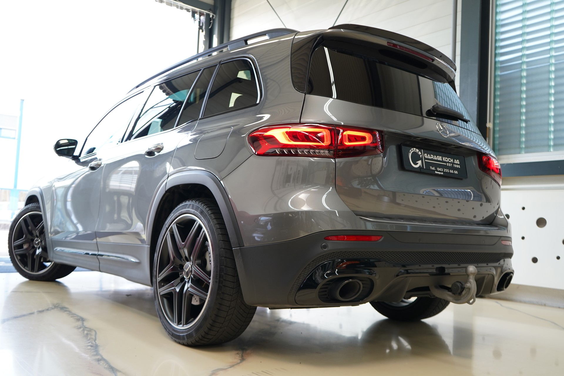 MERCEDES-BENZ GLB 35 AMG 4Matic 8G-Tronic-image-5