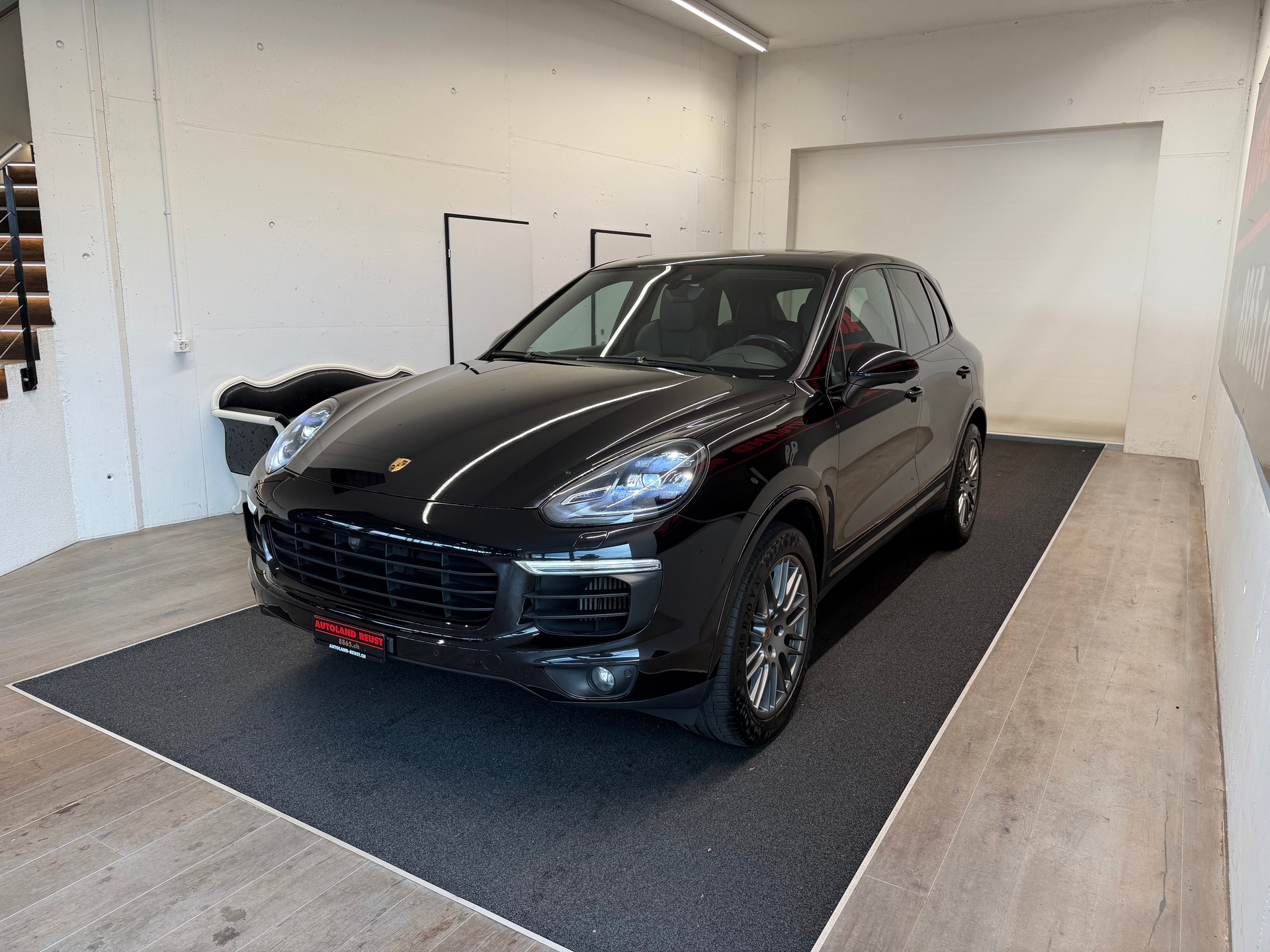 PORSCHE Cayenne Diesel Platinum Edition-image-2
