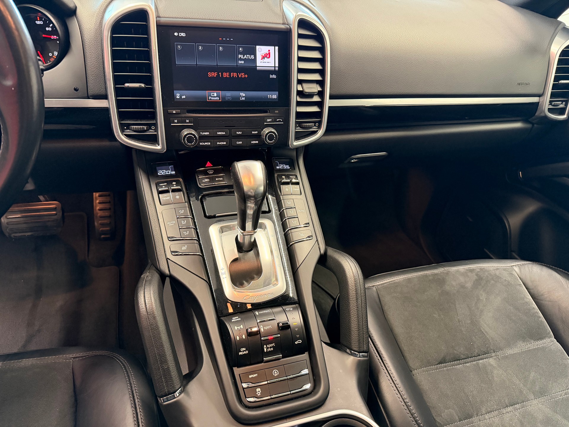 PORSCHE Cayenne Diesel Platinum Edition-image-15