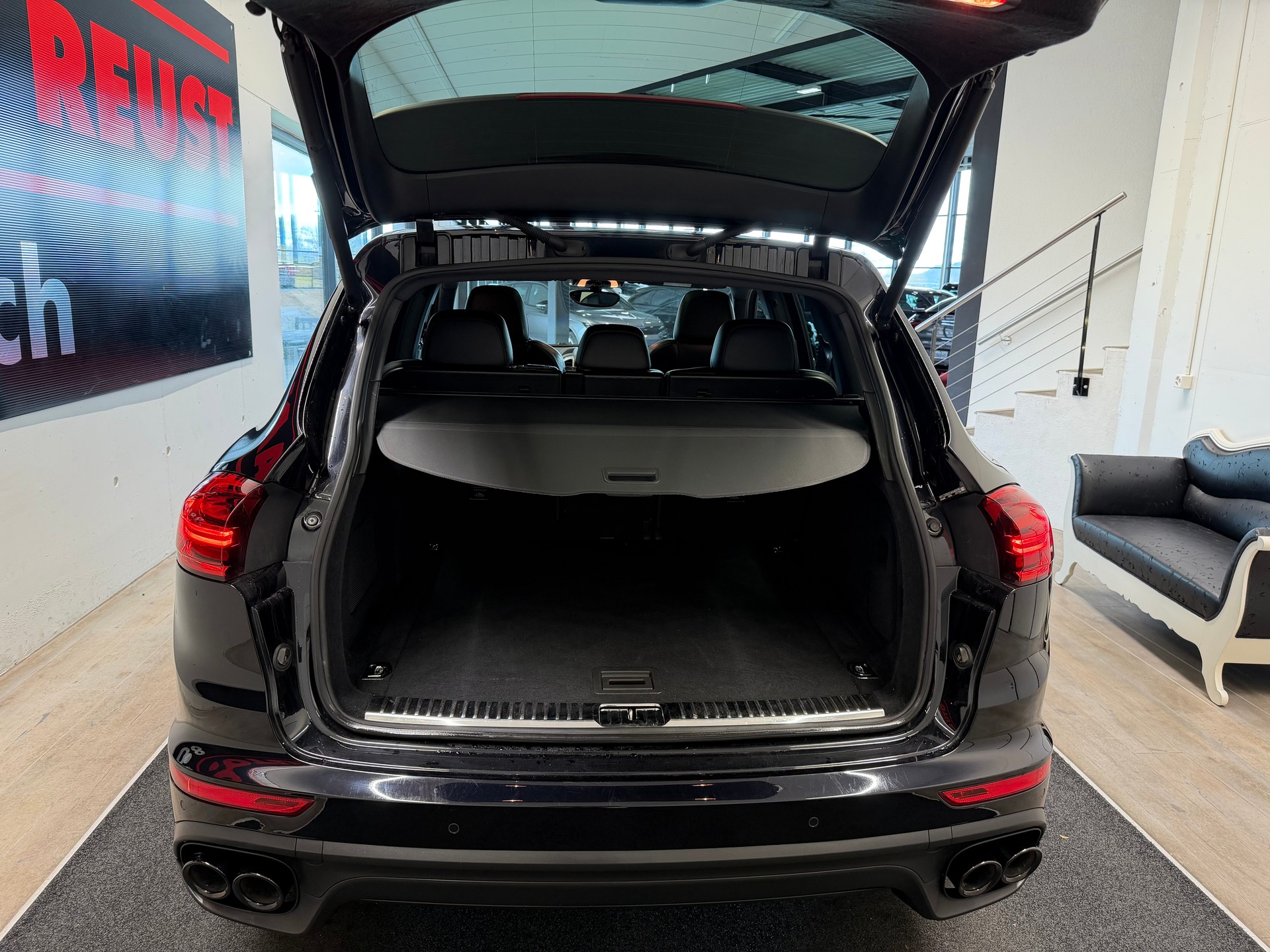 PORSCHE Cayenne Diesel Platinum Edition-image-8