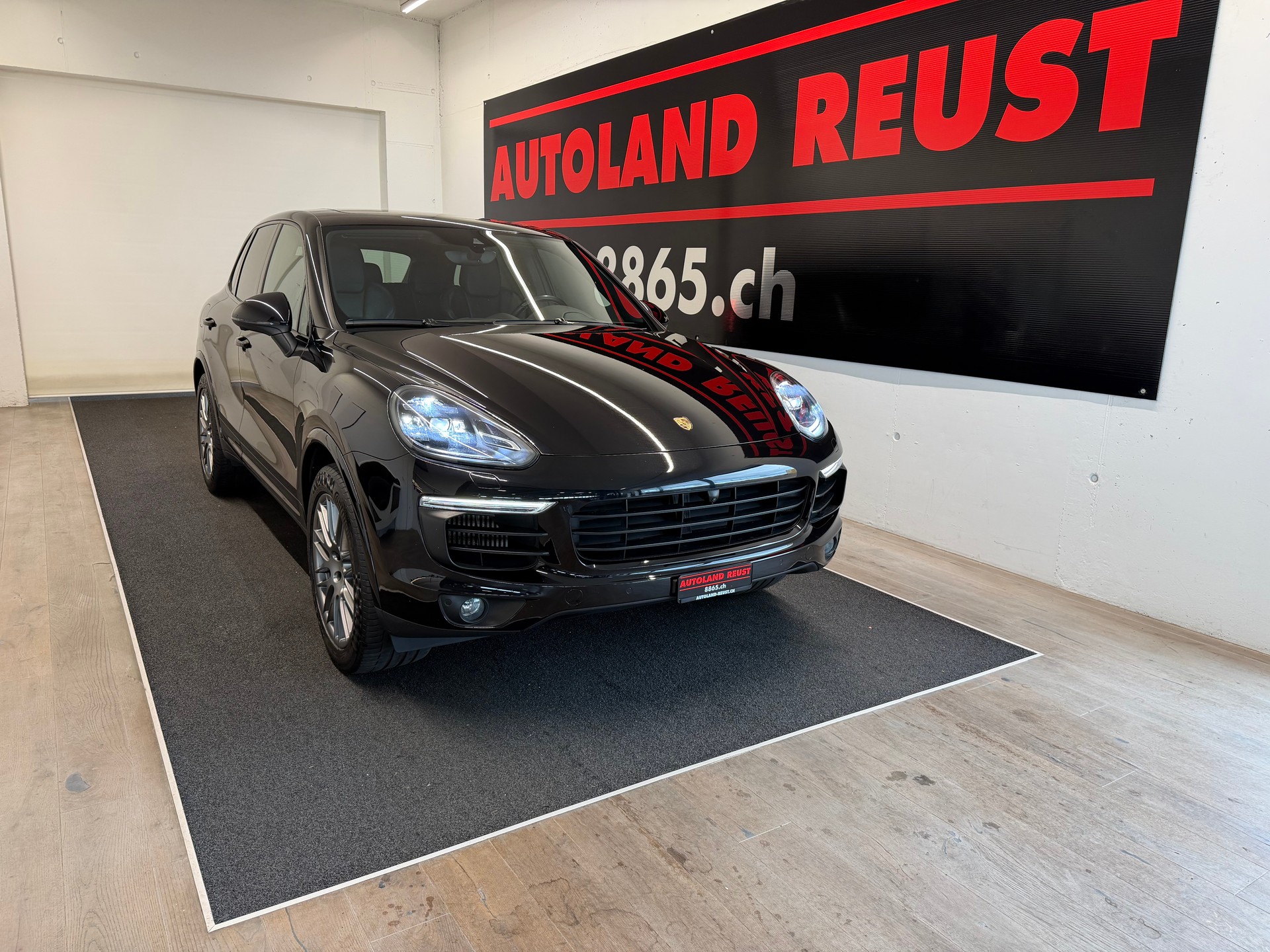 PORSCHE Cayenne Diesel Platinum Edition-image-0