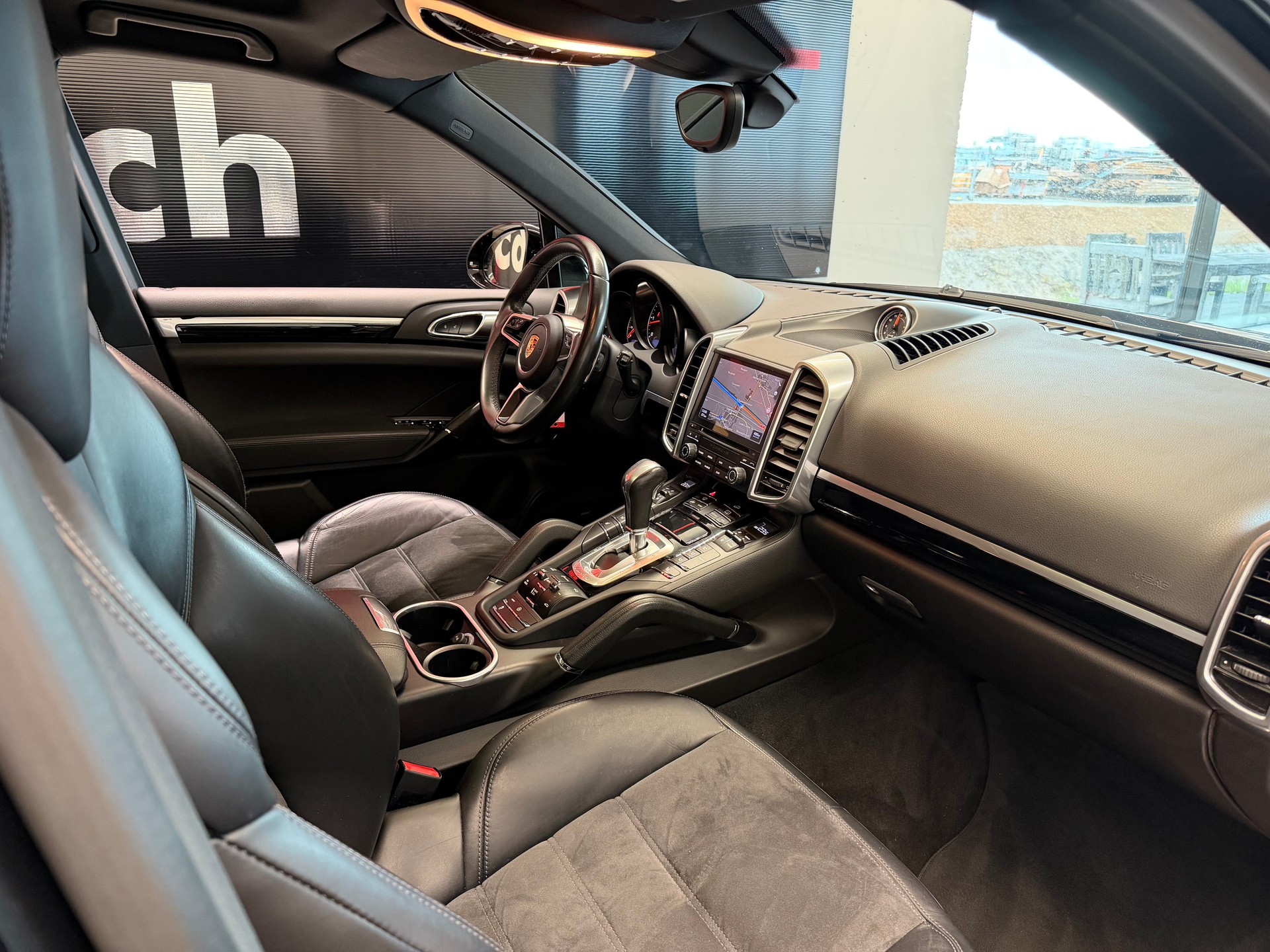 PORSCHE Cayenne Diesel Platinum Edition-image-22