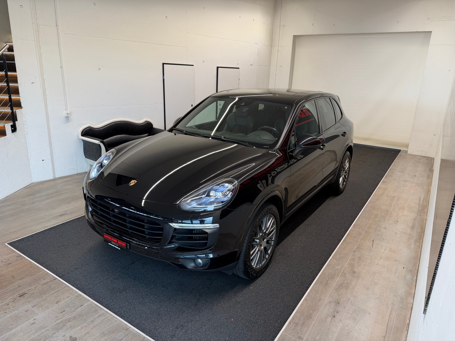 PORSCHE Cayenne Diesel Platinum Edition-image-3