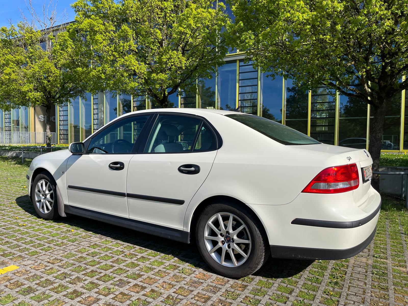 SAAB 9-3 2.0t Linear-image-1