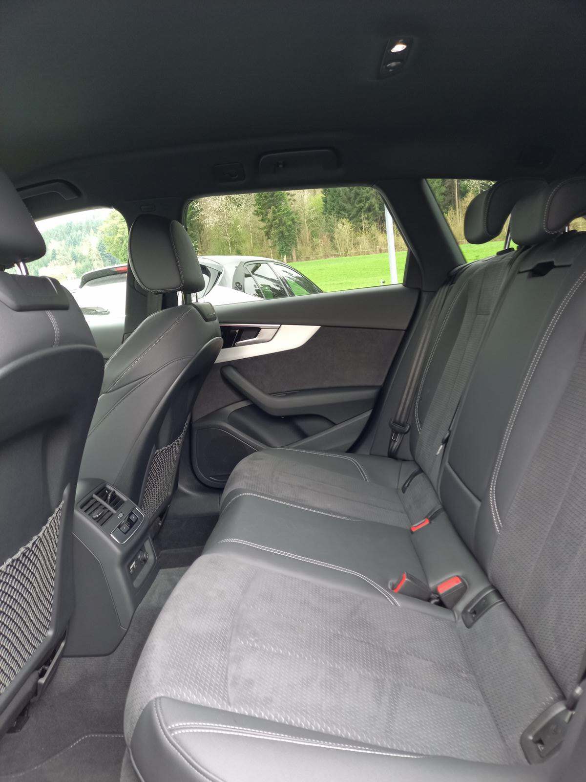 AUDI A4 Avant 40 TDI S line quattro S-tronic-image-12