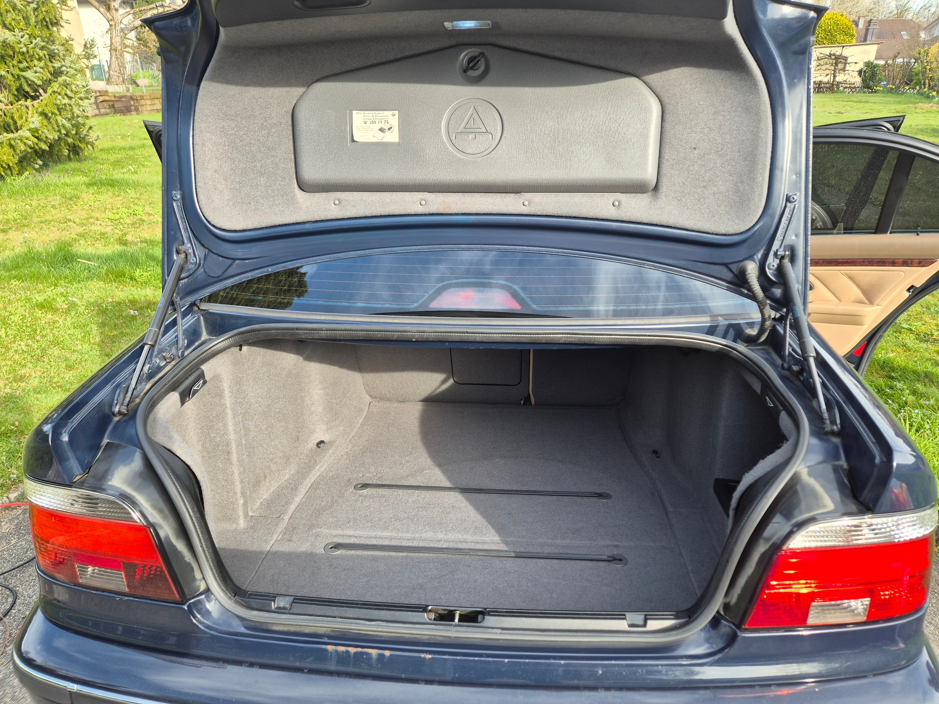 BMW 535i-image-9