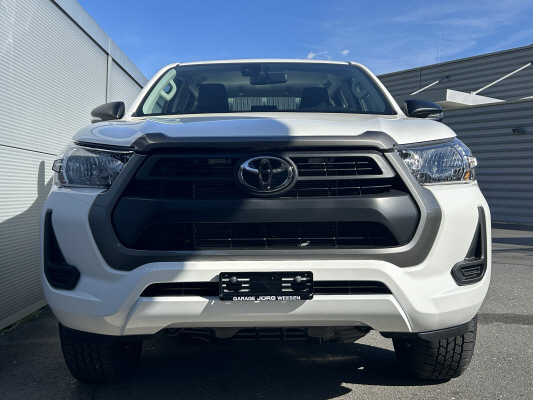 TOYOTA Hilux 2.8d Comf. DC 4x4-image-1