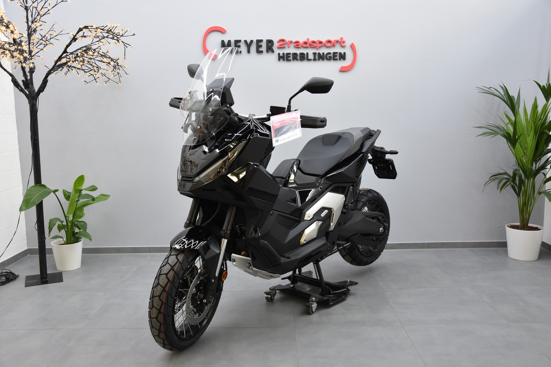 HONDA X-ADV 750-showroom-element-3
