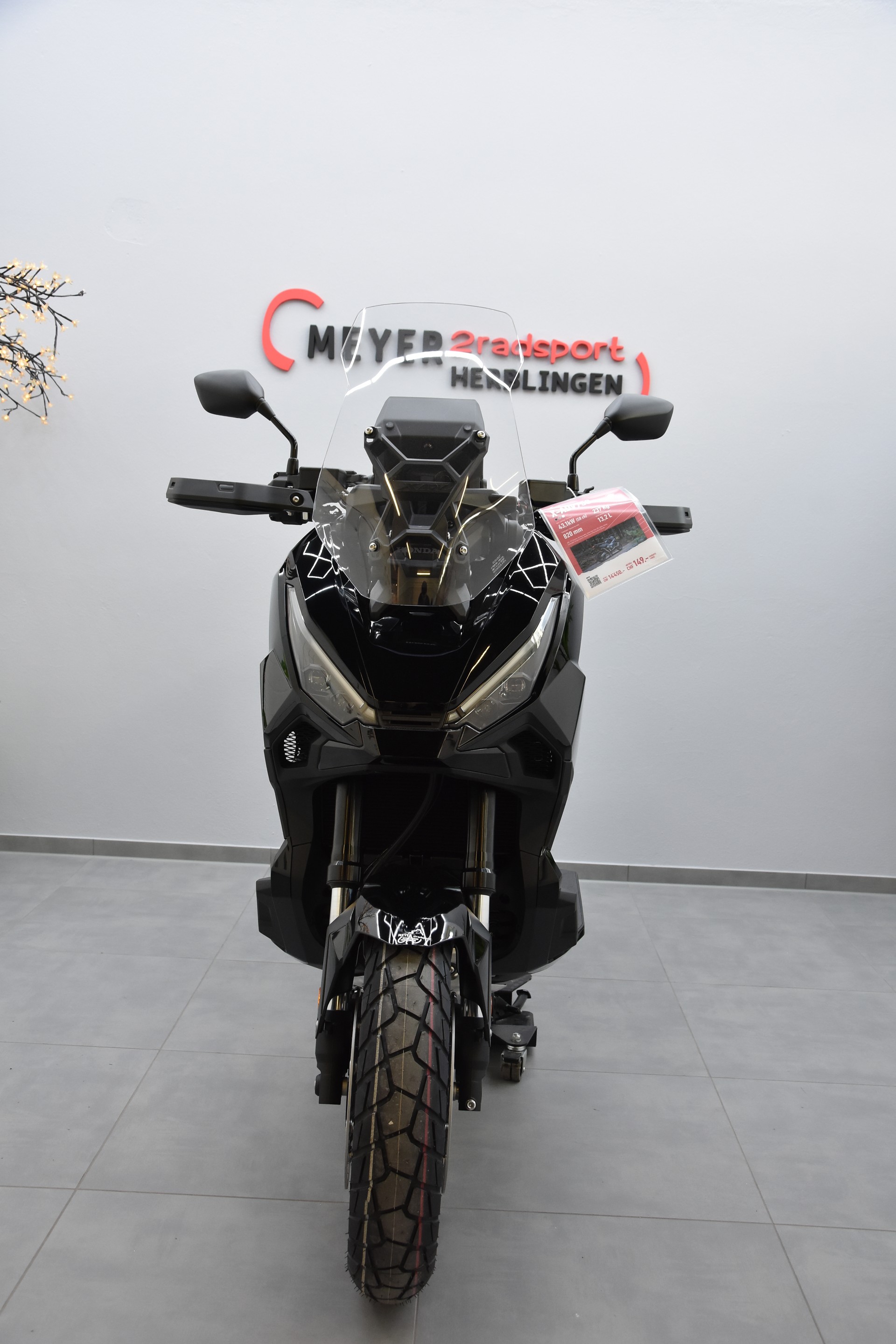 HONDA X-ADV 750-showroom-element-2