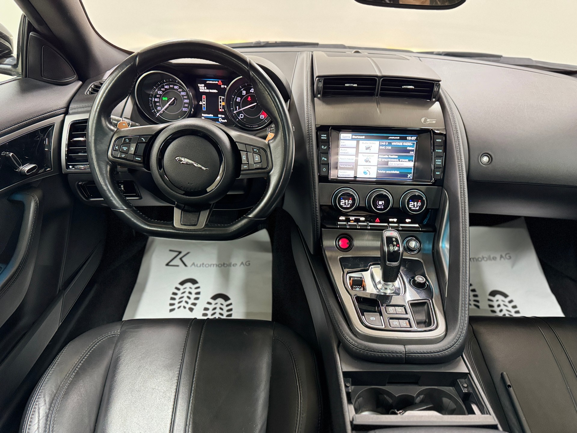 JAGUAR F-Type Coupé S 3.0 V6 380PS Ultimate Black S/C ( Motorschaden )-image-12