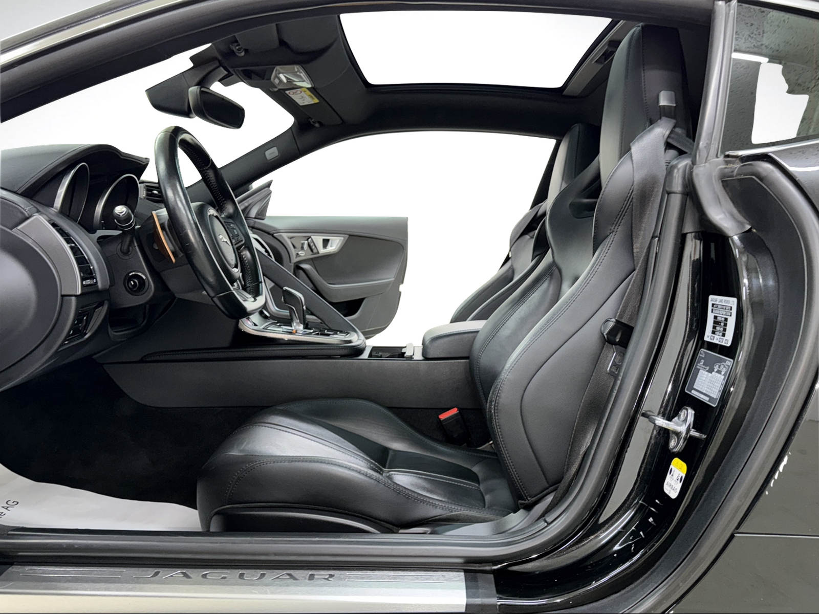 JAGUAR F-Type Coupé S 3.0 V6 380PS Ultimate Black S/C ( Motorschaden )-image-5