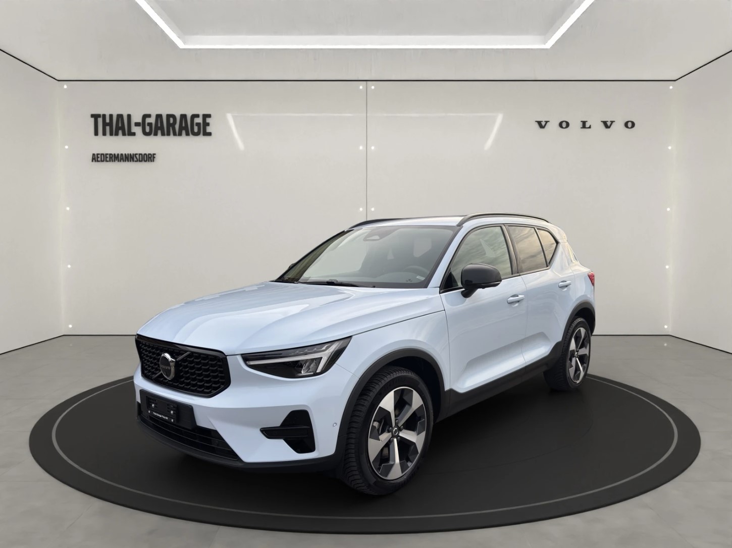 VOLVO XC40 2.0 B4 MH Plus Dark-image-0